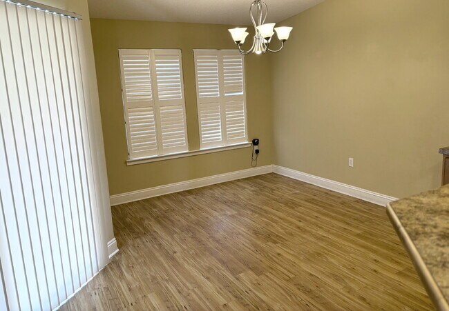 Foto del edificio - MOVE-IN SPECIAL: $200 OFF FIRST MONTH'S RE...