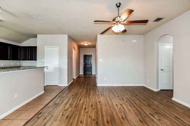 Foto del edificio - 1824 Ridgecrest Dr