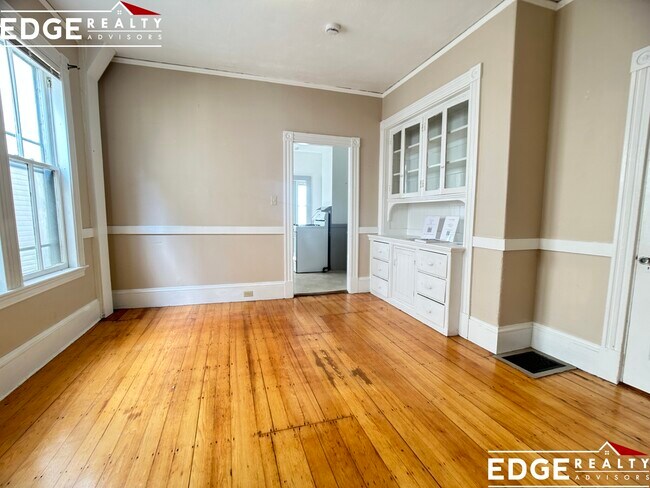 Foto del edificio - 55 Rindge Ave