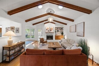 Building Photo - 2621 Barton Hills Dr