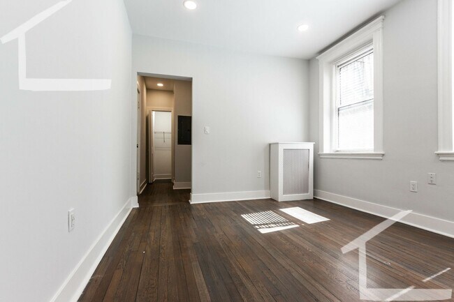 Foto del edificio - Beautiful 1 Bedroom Available Now