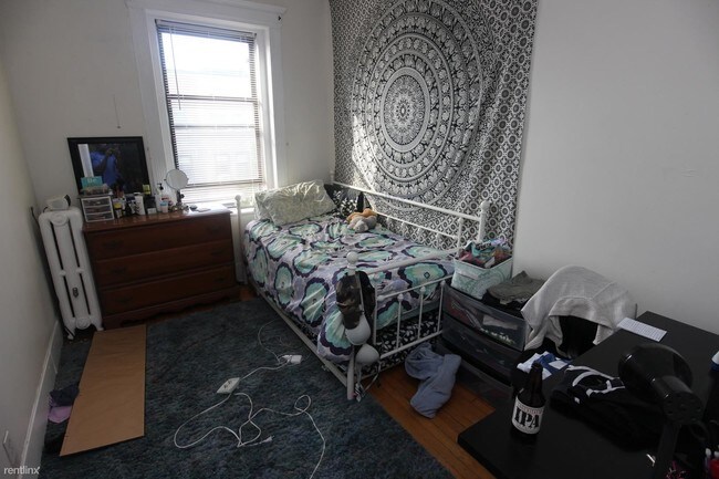 Foto del edificio - 32 Glenville Ave