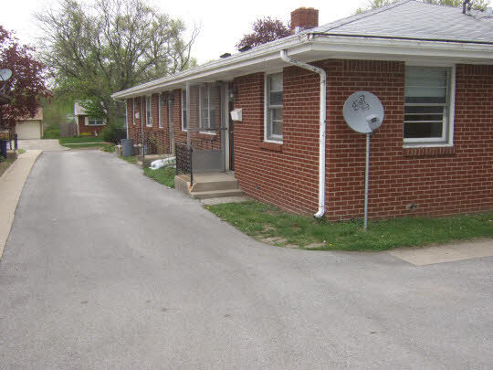 Building Photo - 3227 Seward Ave