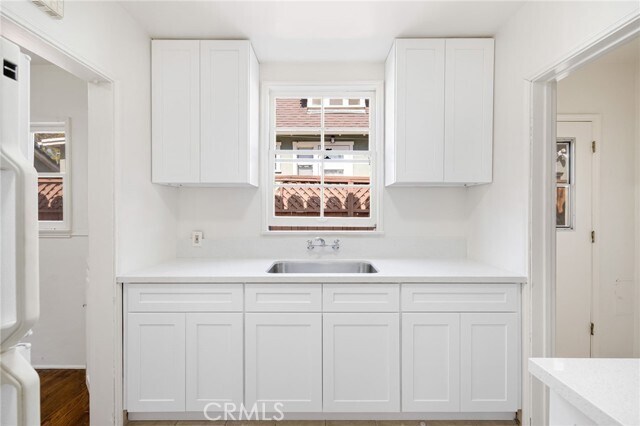 Foto del edificio - 1367 N Mentor Ave