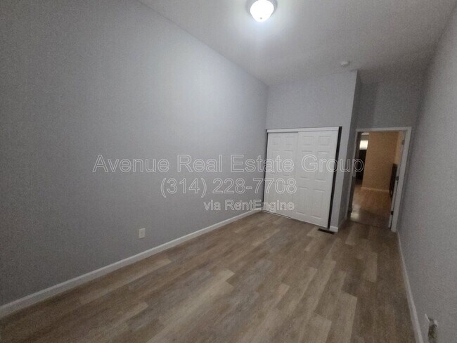 Building Photo - 5040 Lotus Ave