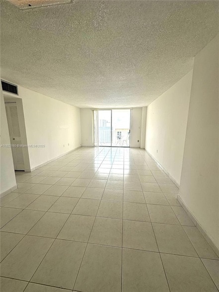 Foto del edificio - 4675 W 18th Ct