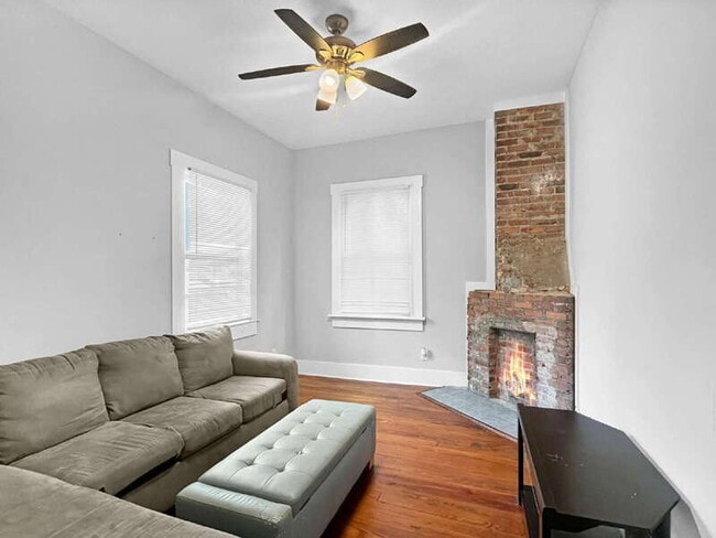 Building Photo - 1012 E Park Ave