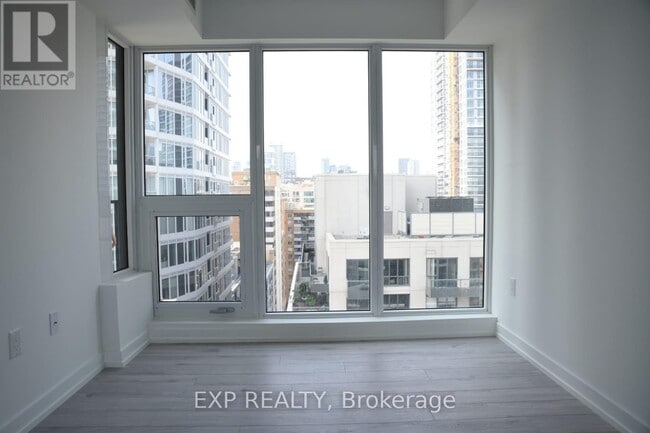 Building Photo - 77 Shuter St