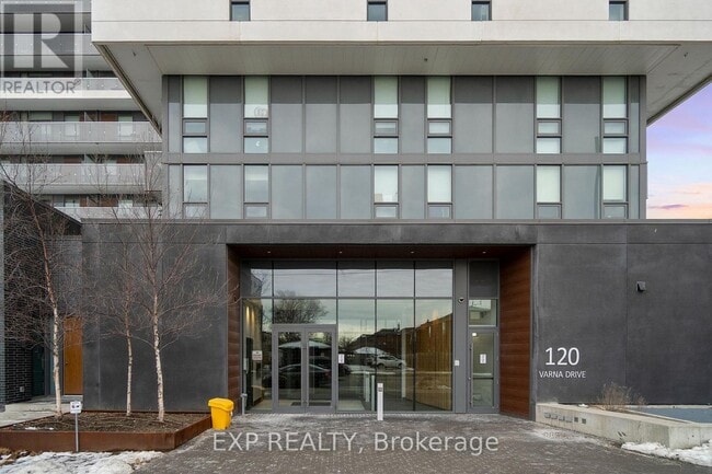 Building Photo - 120 Varna Dr