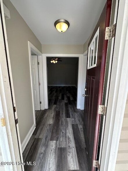 Building Photo - 305 Falcon Bridge Dr