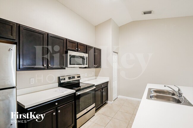 Foto del edificio - 931 SE Thornhill Dr
