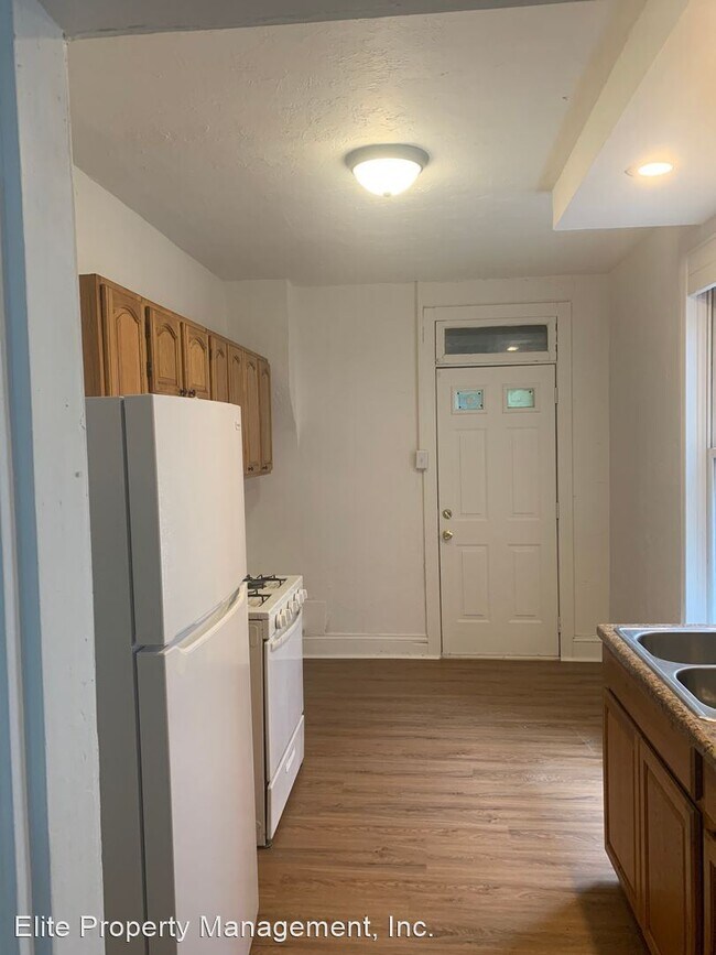 Building Photo - 2 br, 1 bath House - 240 Kings Mill Rd.