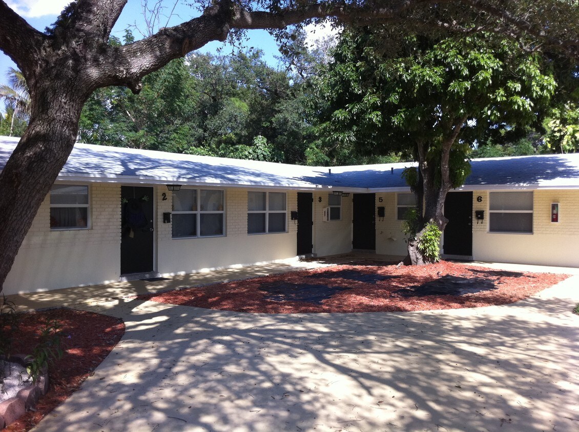 1126 SW 15th Terrace Unit 2, Davie, FL 33312 Apartment for Rent in