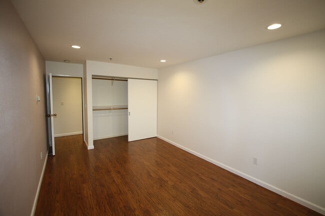 Photo - 600 W 76th Ave House