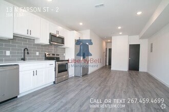 Building Photo - 13 Farson St