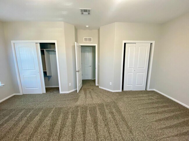 Foto del edificio - END OF MONTH SPECIAL!!!!   NEW Beautiful Home Move in Ready