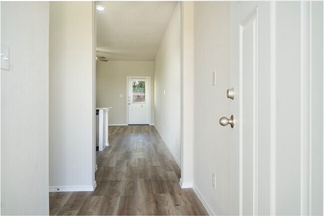 Foto del edificio - Hunters Ranch Beauty! 3 Bedroom 2 1/2 Bath Townhome