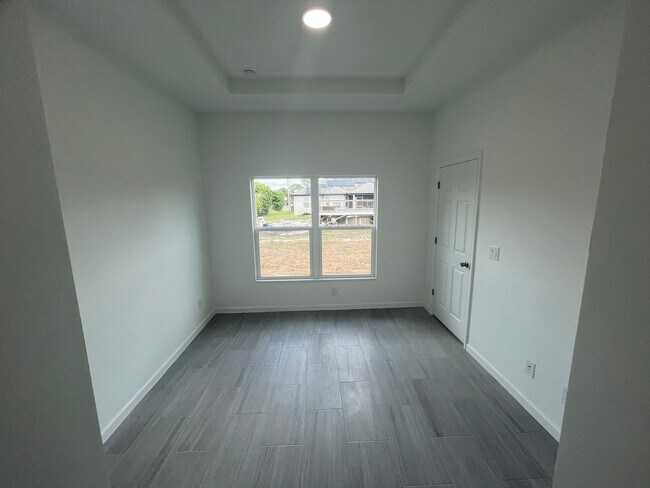 Foto del edificio - MOVE IN READY & BRAND NEW! Spacious 4 BD/ 2BA/ 2 Car Garage in Lehigh Acres