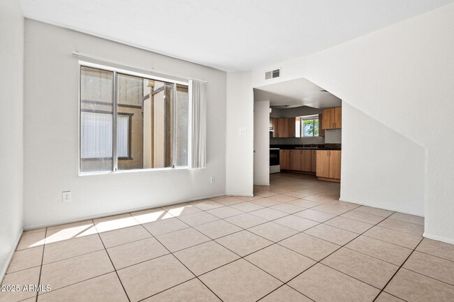 Foto del edificio - 1742 E Pepper Cir