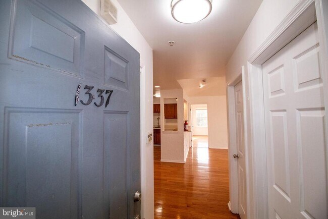 Foto del edificio - 1337 Waterford Dr