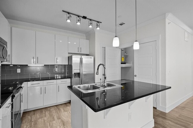 Building Photo - 366 FM 1488