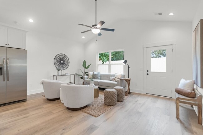 Photo - 2304 Delano St House