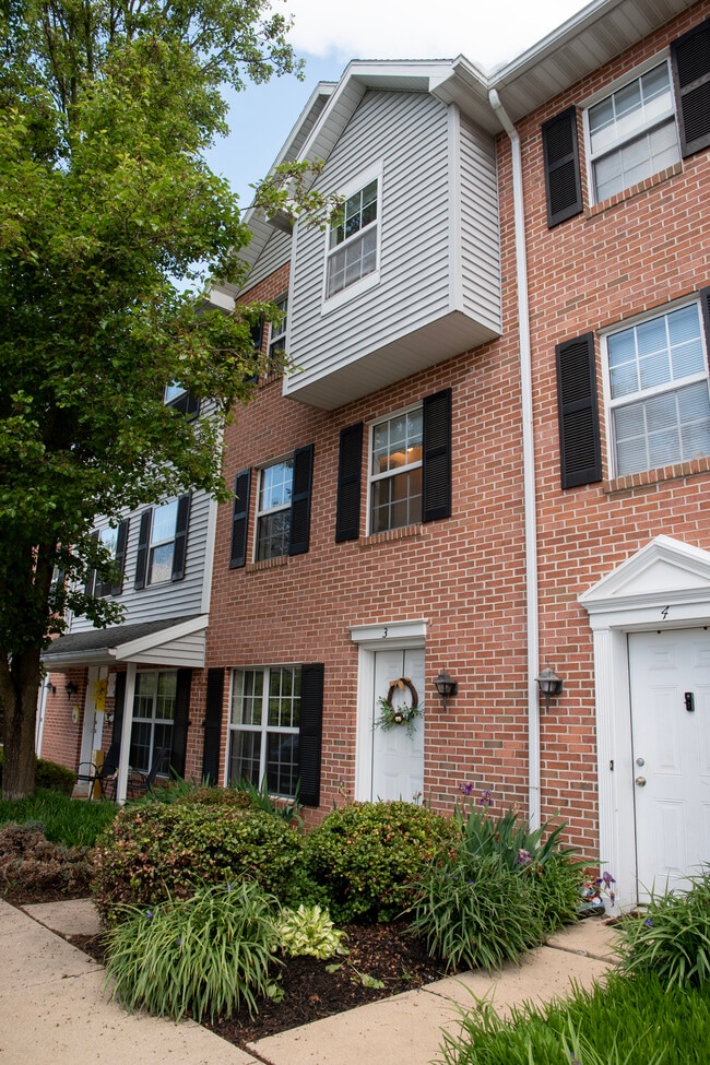 Building Photo - 3 Ramsgate Ln