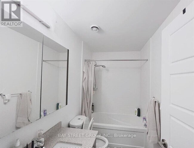 Photo du bâtiment - 8200 Birchmount Rd