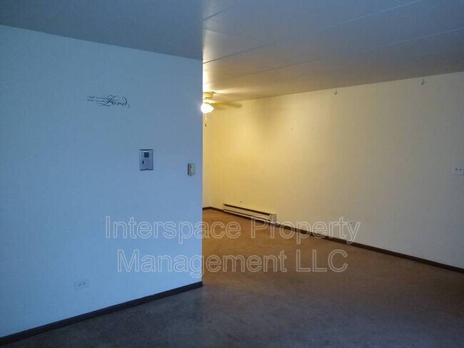 Building Photo - 9517 Kildare Ave