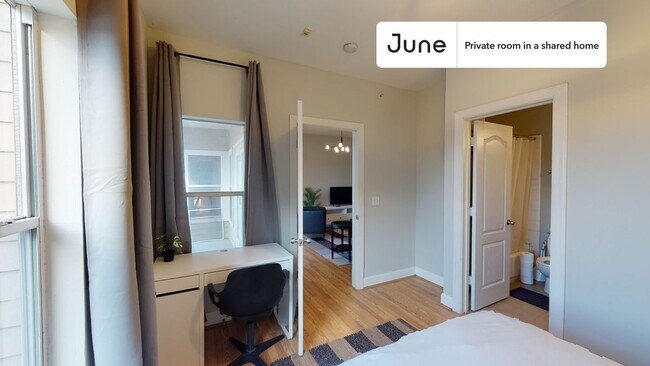 Foto del edificio - Room in Shared 4 bed/4 bath home