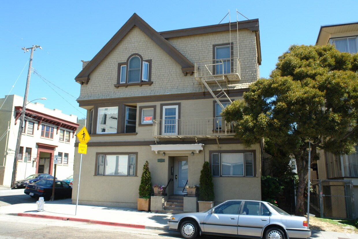 Building Photo - 196 41st St