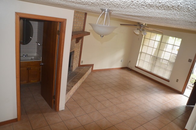 Building Photo - 3535 Yorkfield Dr