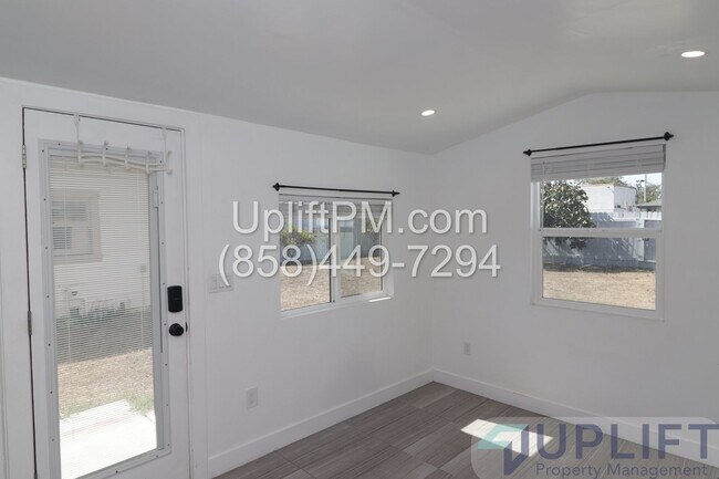 Foto del edificio - Modern Studio W/ patio