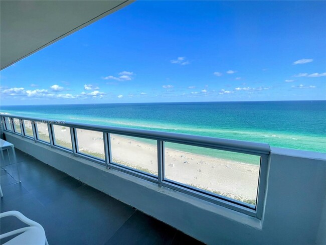 Building Photo - 5601 Collins Ave