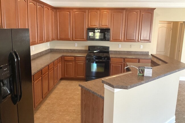 Building Photo - 100 Silverspring Pl