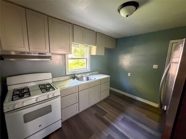 Foto del edificio - 627 E Woodard St