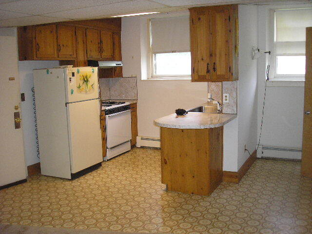 Primary Photo - 215 Fountain St