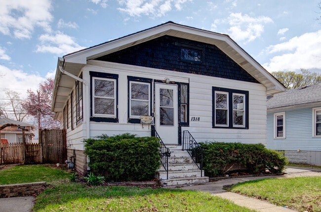 Foto del edificio - 1318 N Prairie Ave