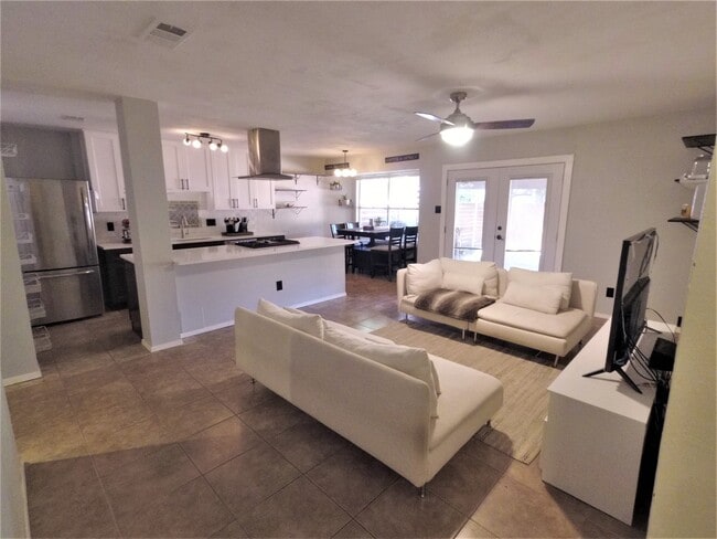 Building Photo - 10623 Golden Quail Dr