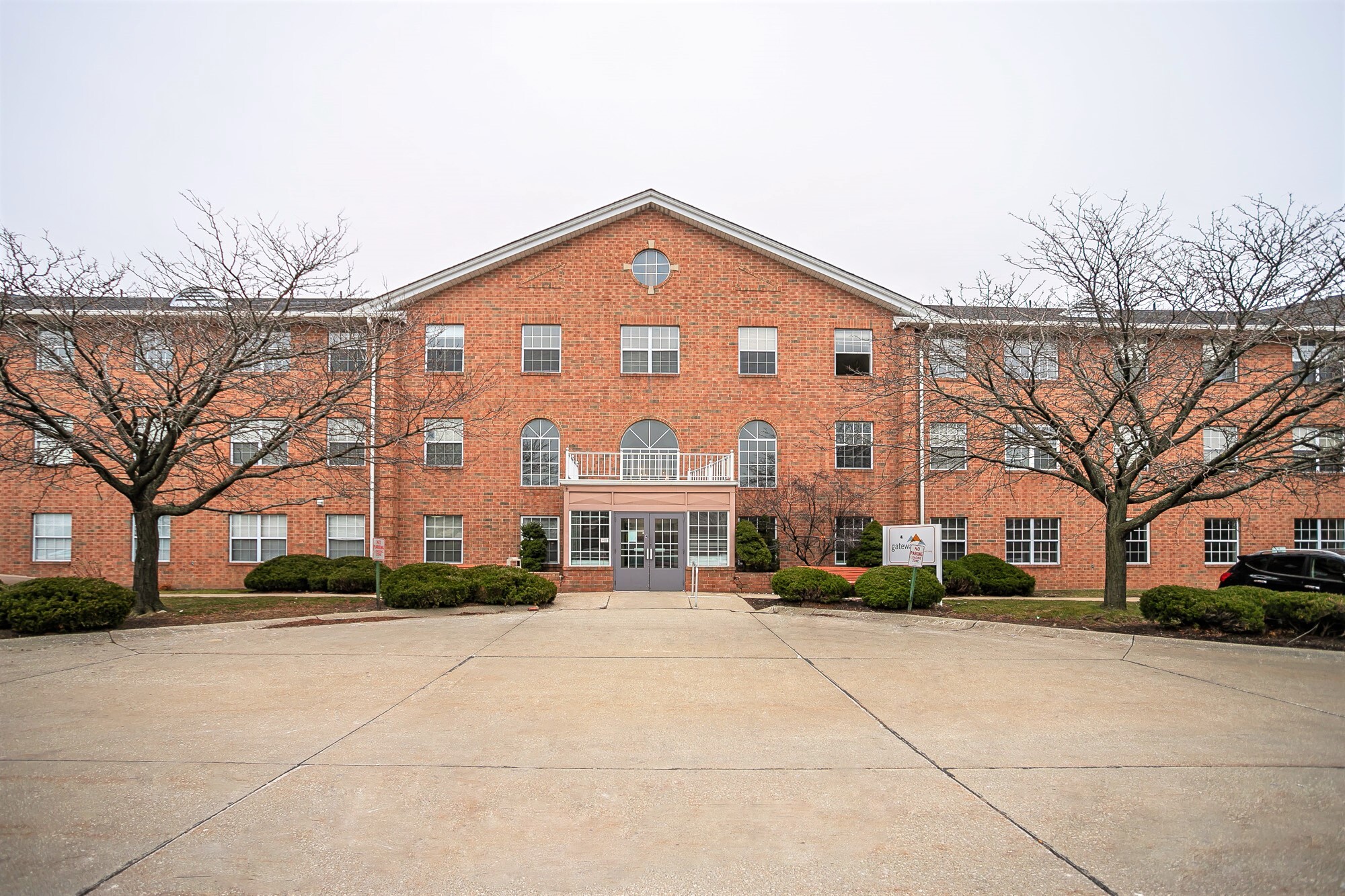 Gateway Pointe Senior Apartments 55+ – photo 1