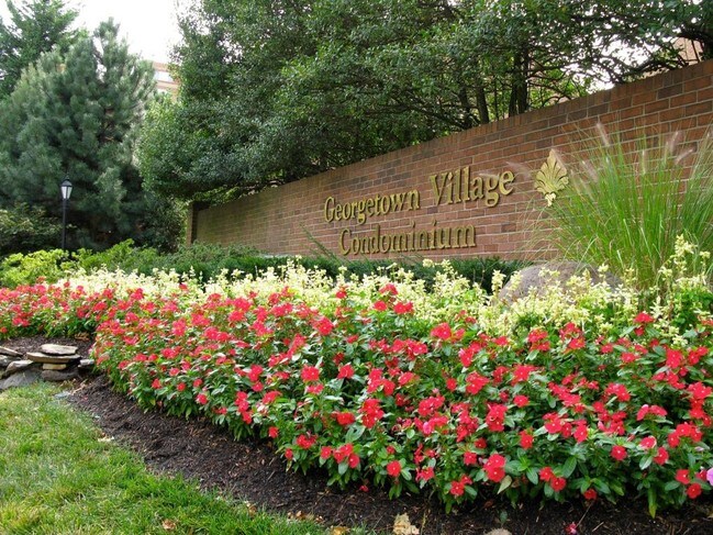 Gated Community Entrance - 11305 Commonwealth Dr