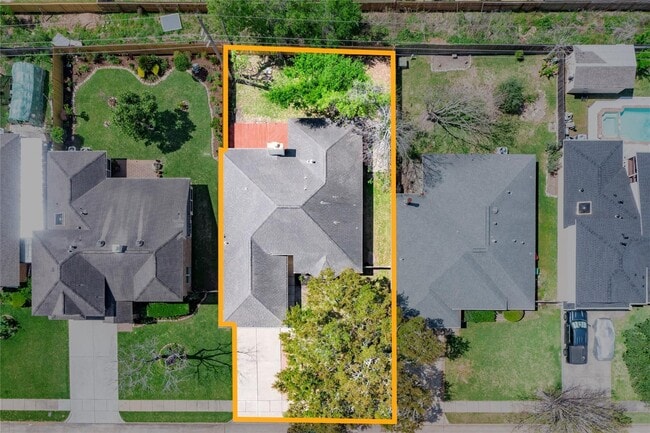 Building Photo - 16342 Maple Downs Ln