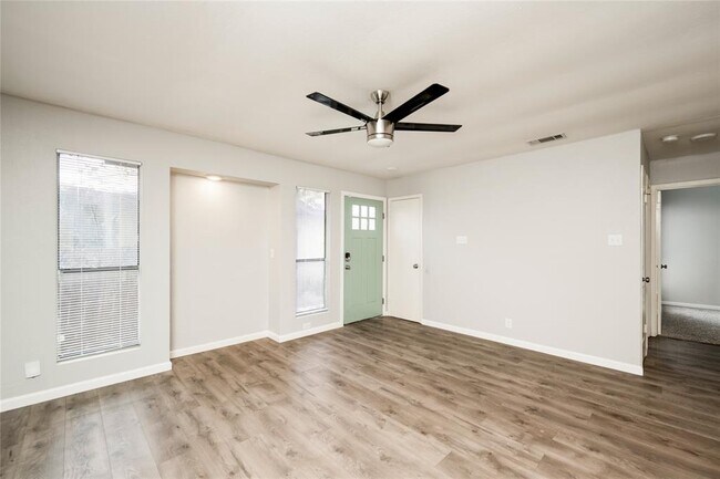 Foto del edificio - 915 Chisholm Cove