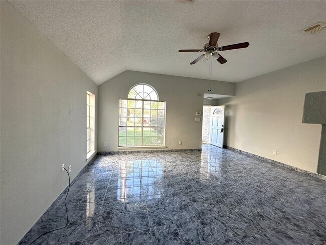 Building Photo - 18406 Flint Hill Dr