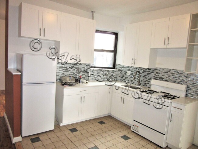 Foto del edificio - 1298 Dekalb Ave