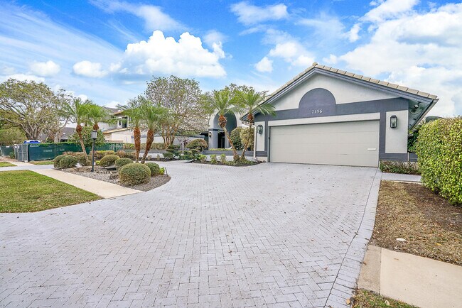 Building Photo - 7156 Mandarin Dr