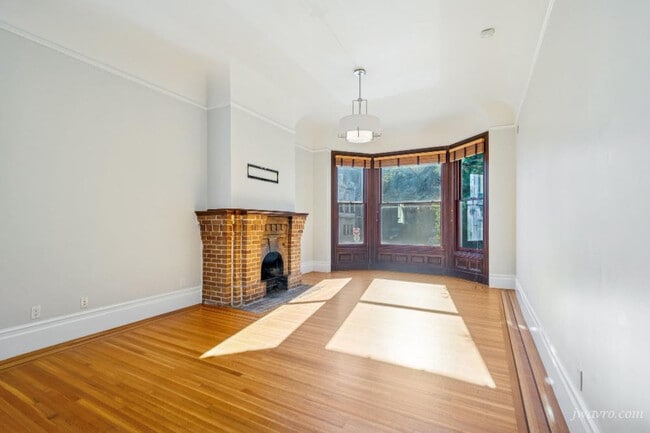 Building Photo - 860 Waller St