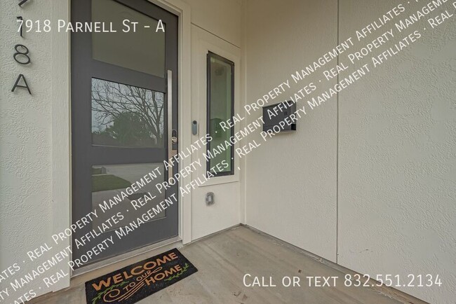 Building Photo - 7918 Parnell St