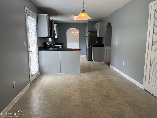 Building Photo - 297 Othello Dr