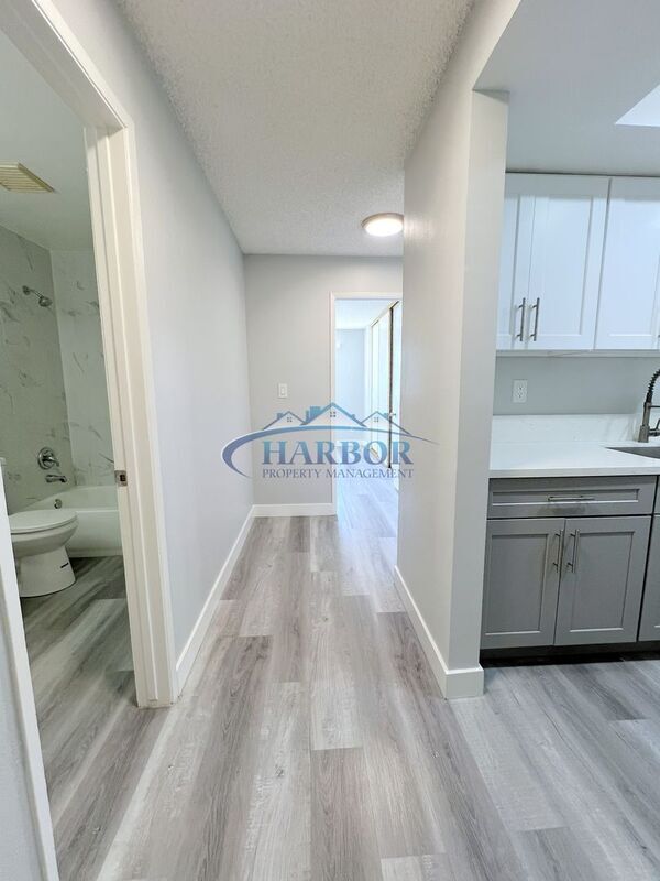 Foto del edificio - 2315 S Grand Ave